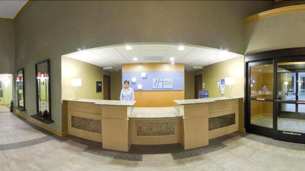 Holiday Inn Express Hotel & Suites Thornburg-S. Fredericksburg By Ihg Kültér fotó