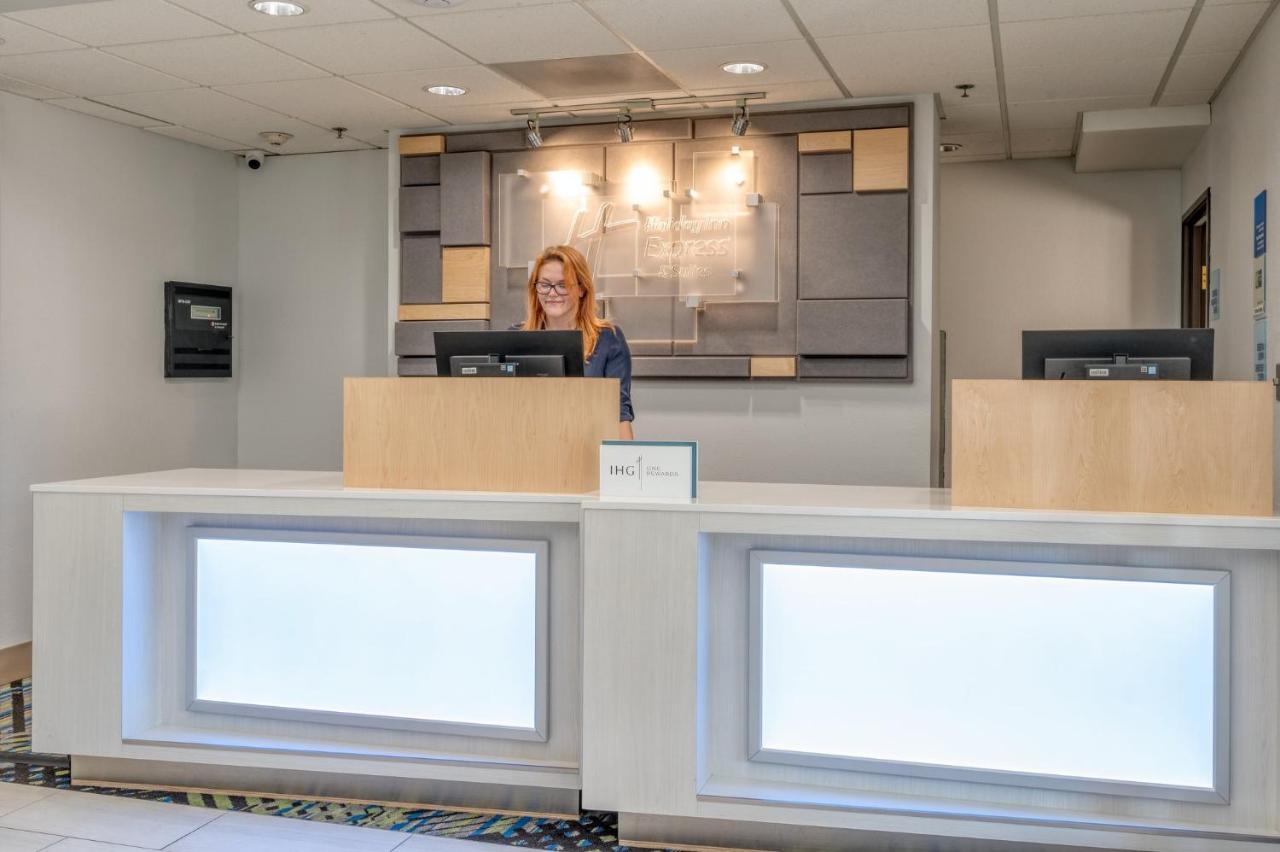 Holiday Inn Express Hotel & Suites Thornburg-S. Fredericksburg By Ihg Kültér fotó