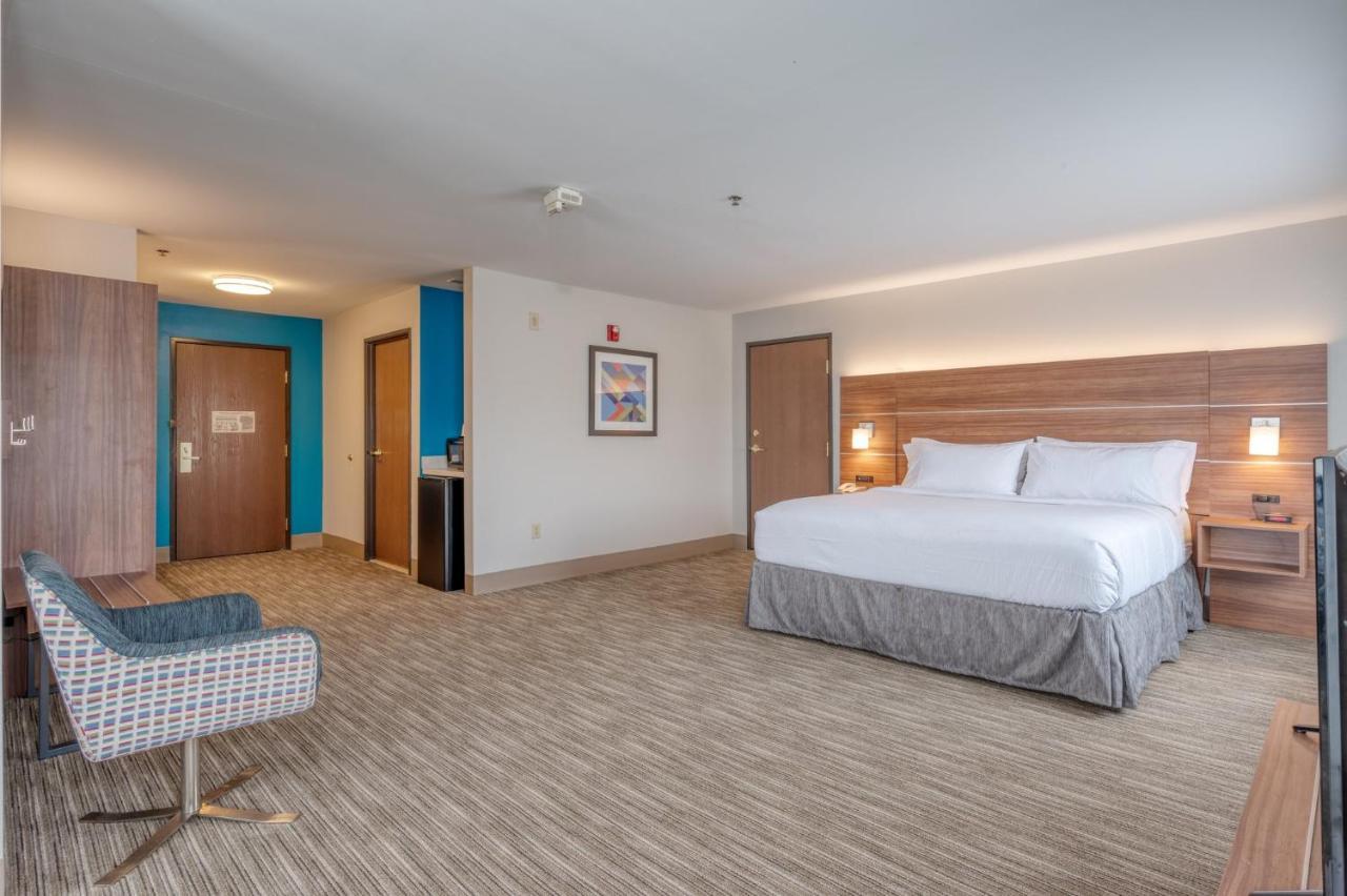 Holiday Inn Express Hotel & Suites Thornburg-S. Fredericksburg By Ihg Kültér fotó