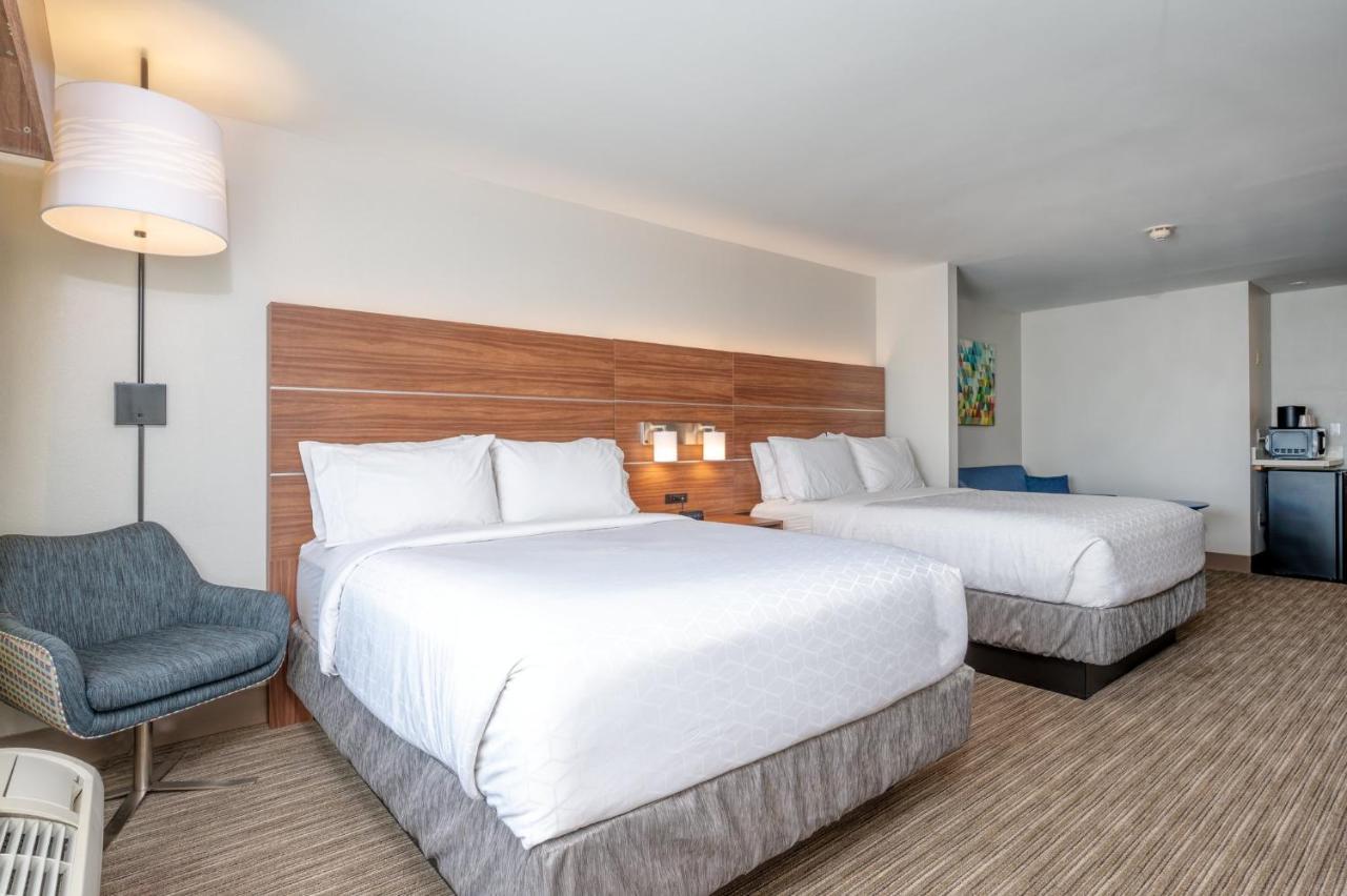 Holiday Inn Express Hotel & Suites Thornburg-S. Fredericksburg By Ihg Kültér fotó